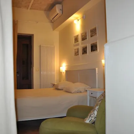 Bed and breakfast Piazza Mercato 3*